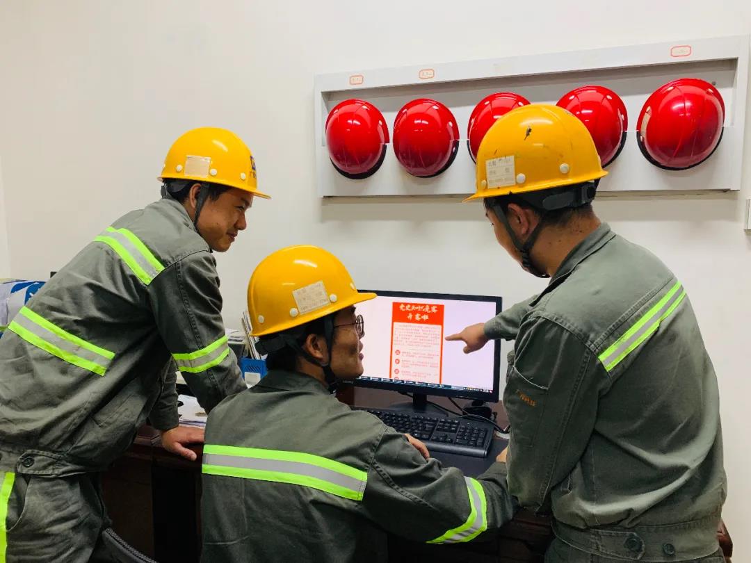 腾博会诚信为本,专业服务!集团擦亮“工”字品牌 凝心聚力奋进新征程 腾博会诚信为本,专业服务!集团擦亮“工”字品牌 凝心聚力奋进新征程