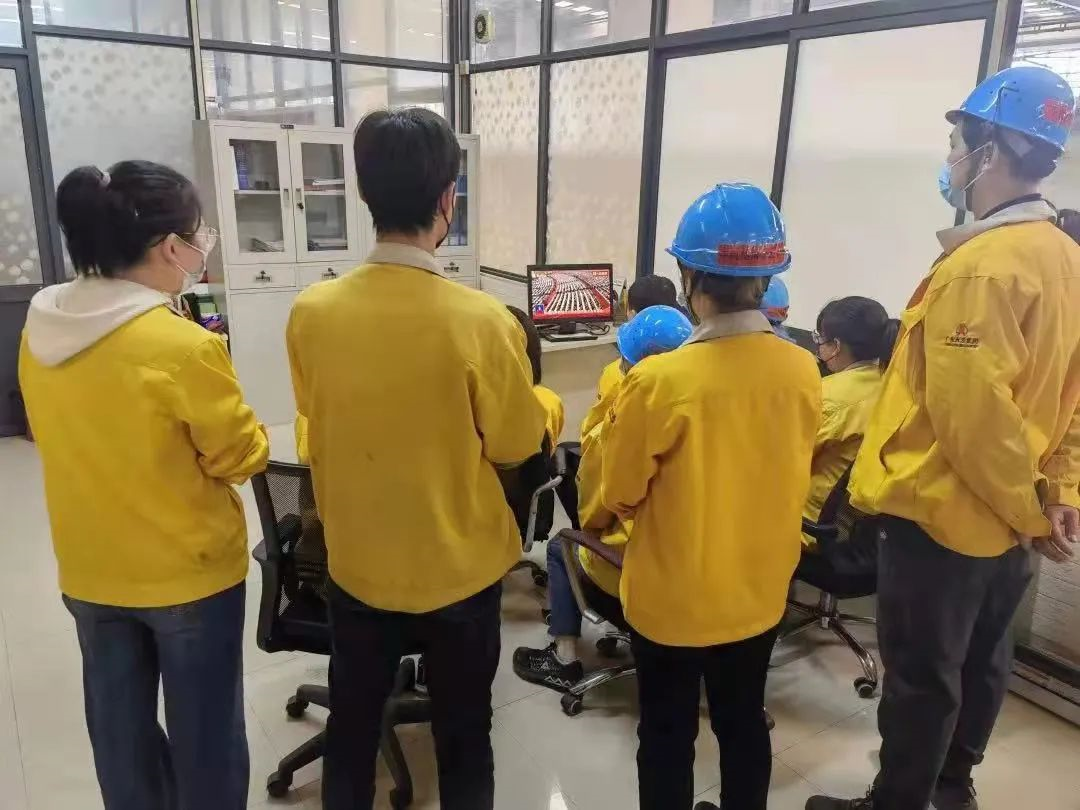 踔厉奋发，勇毅前行｜腾博会诚信为本,专业服务!集团认真组织收听收看党的二十大开幕盛况