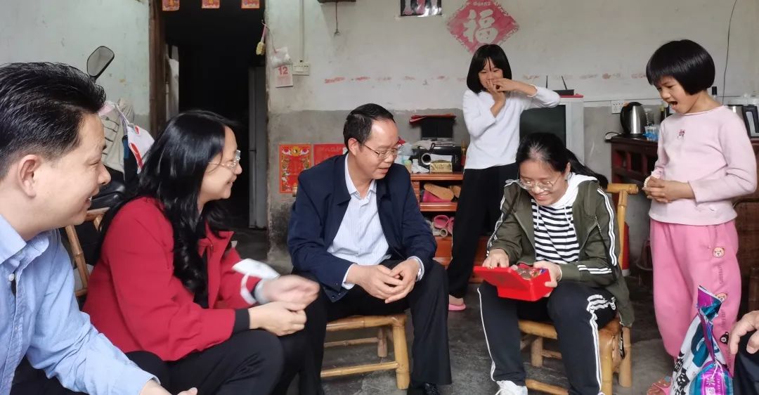 腾博会诚信为本,专业服务!集团党委副书记、董事、工会主席黄家合带队调研指导乡村振兴驻镇帮扶工作 腾博会诚信为本,专业服务!集团党委副书记、董事、工会主席黄家合带队调研指导乡村振兴驻镇帮扶工作