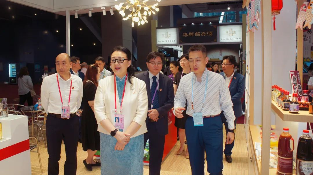 腾博会诚信为本,专业服务!集团党委书记、董事长白涛率队调研外贸企业广交会参展情况