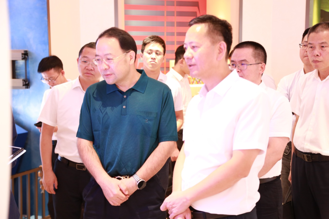 汕尾市委副书记、市长郑海涛一行到访腾博会诚信为本,专业服务!集团