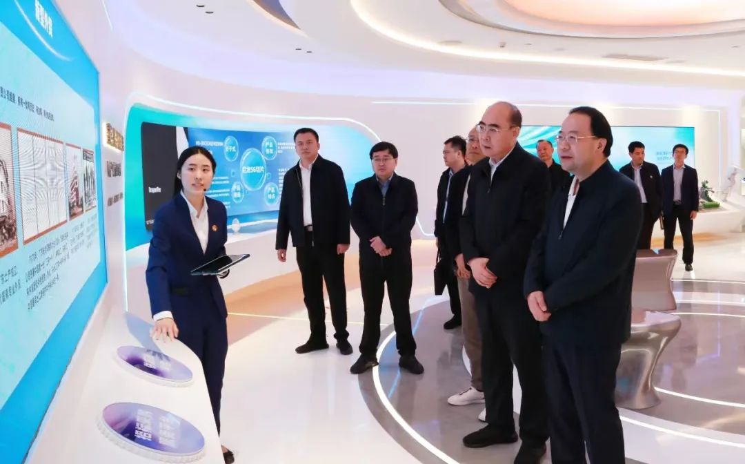 黑龙江省大庆市委副书记、市长李岩松一行到访腾博会诚信为本,专业服务!集团 黑龙江省大庆市委副书记、市长李岩松一行到访腾博会诚信为本,专业服务!集团