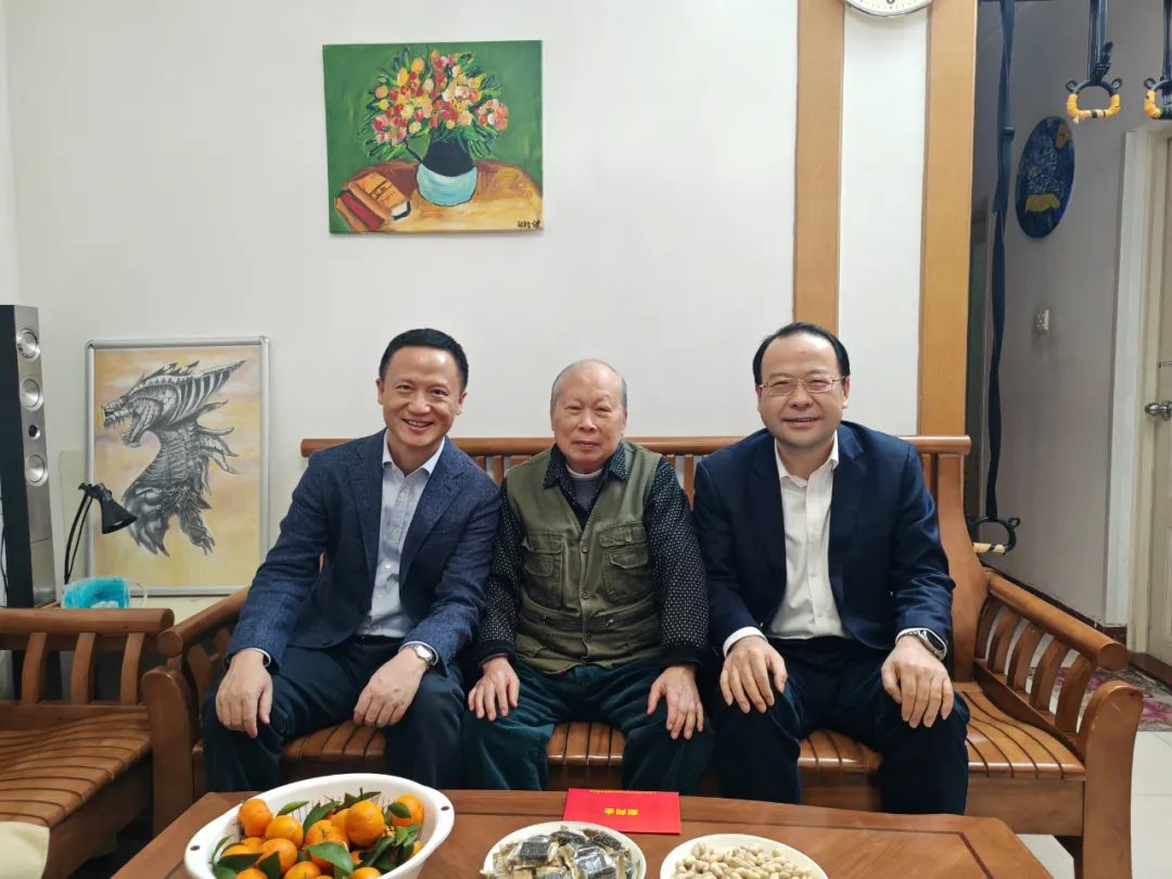 腾博会诚信为本,专业服务!集团党委开展春节走访慰问活动