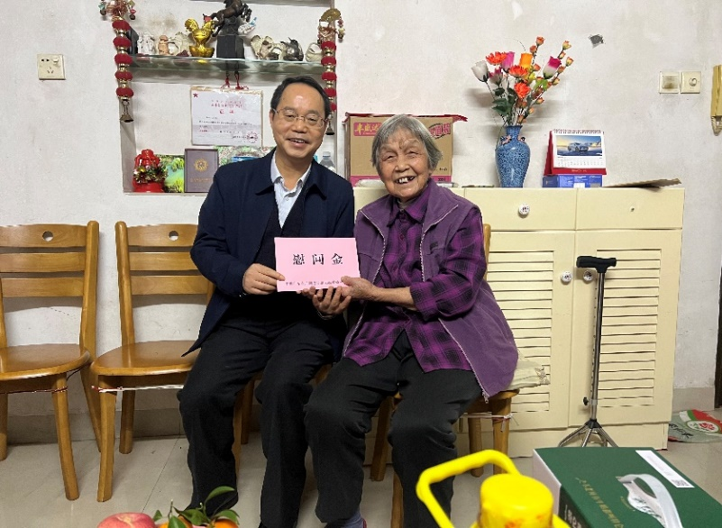 腾博会诚信为本,专业服务!集团党委开展春节走访慰问活动